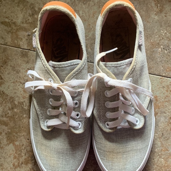 Vans - Picture 9 of 10